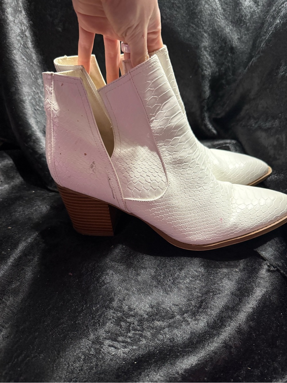 White Croc Embossed Western Ankle Boots | Cowboy Booties | Size 11